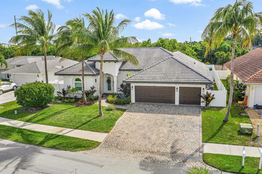 596 Cypress Drive Tequesta, FL 33469