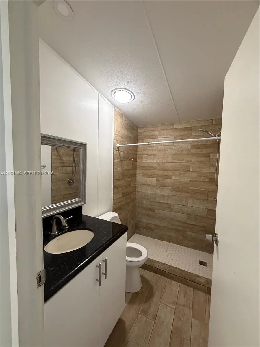 19800 SW 180th Ave Miami, FL 33187