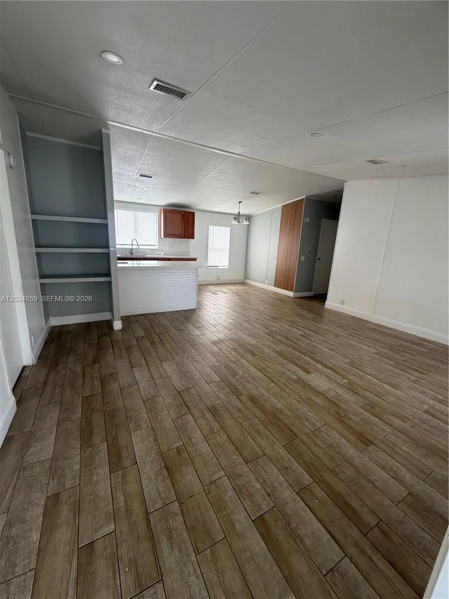 19800 SW 180th Ave Miami, FL 33187