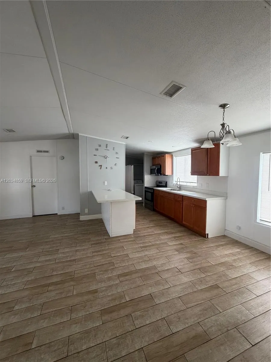 19800 SW 180th Ave Miami, FL 33187