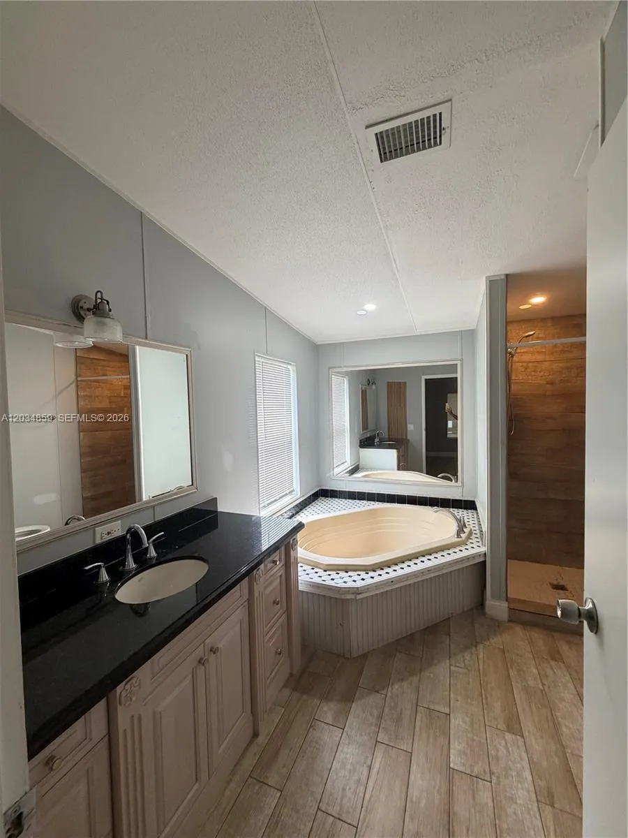 19800 SW 180th Ave Miami, FL 33187
