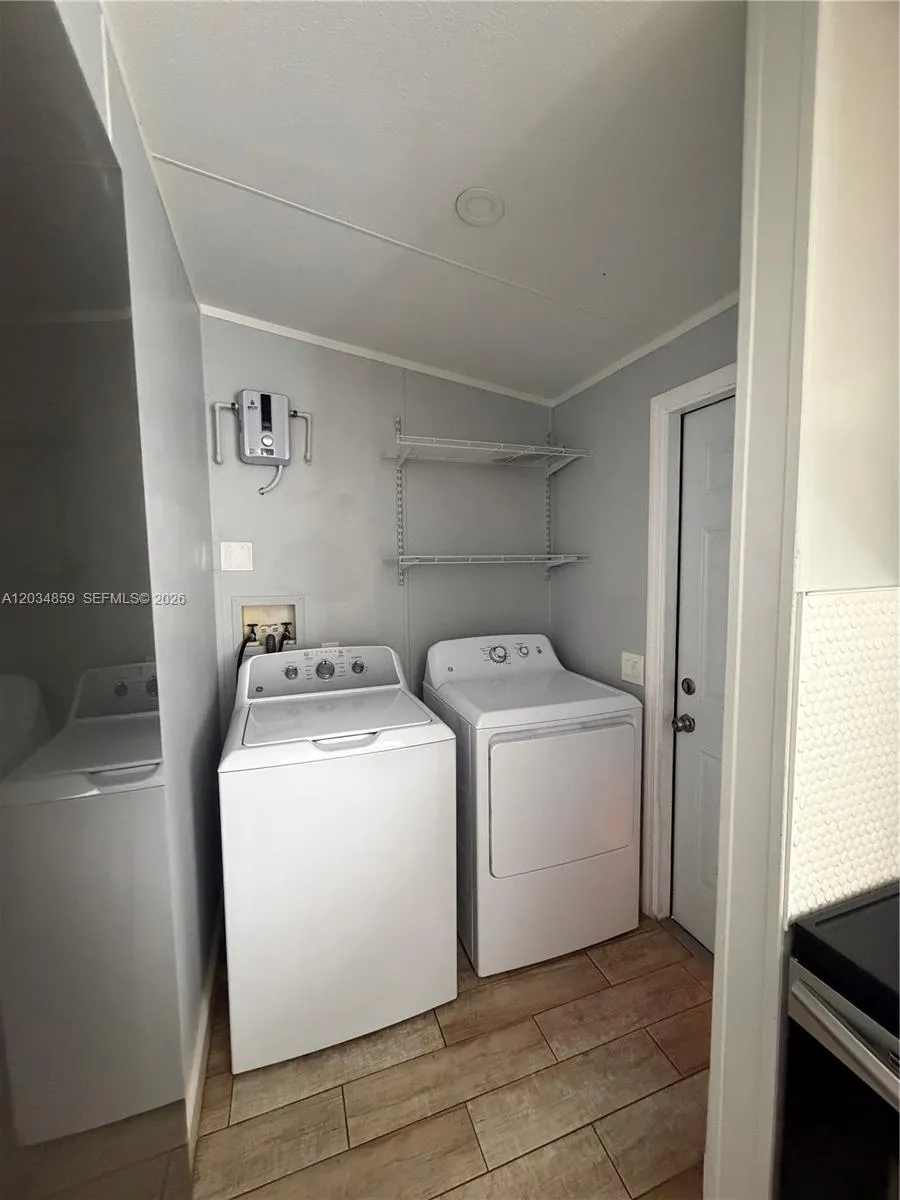 19800 SW 180th Ave Miami, FL 33187