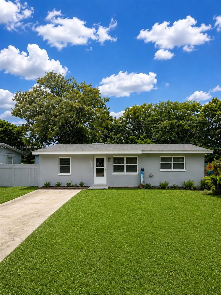 800 Mary St Daytona, FL 32132