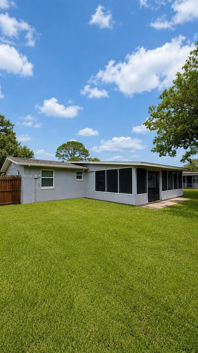 800 Mary St Daytona, FL 32132