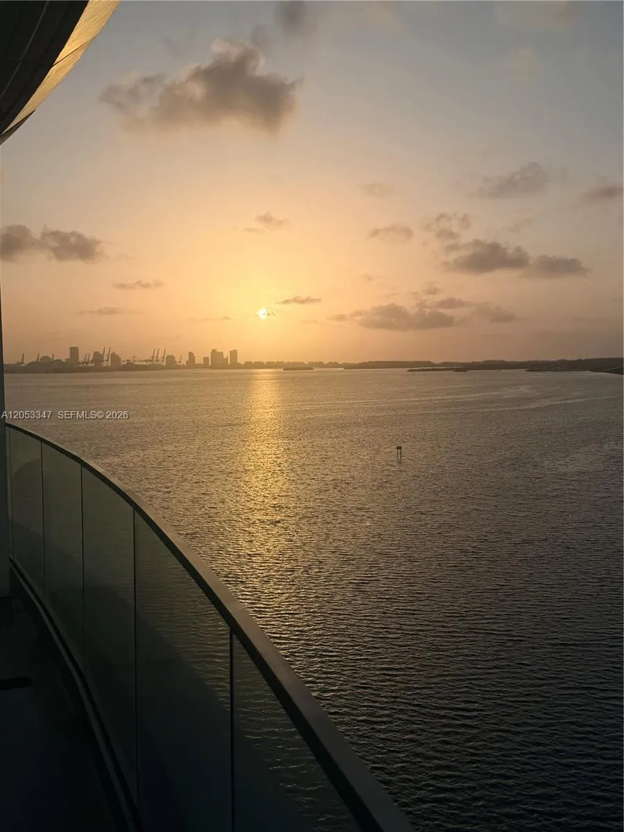 175 SE 25 ROAD #902 Miami, FL 33129