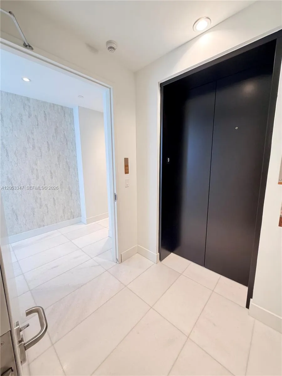 175 SE 25 ROAD #902 Miami, FL 33129