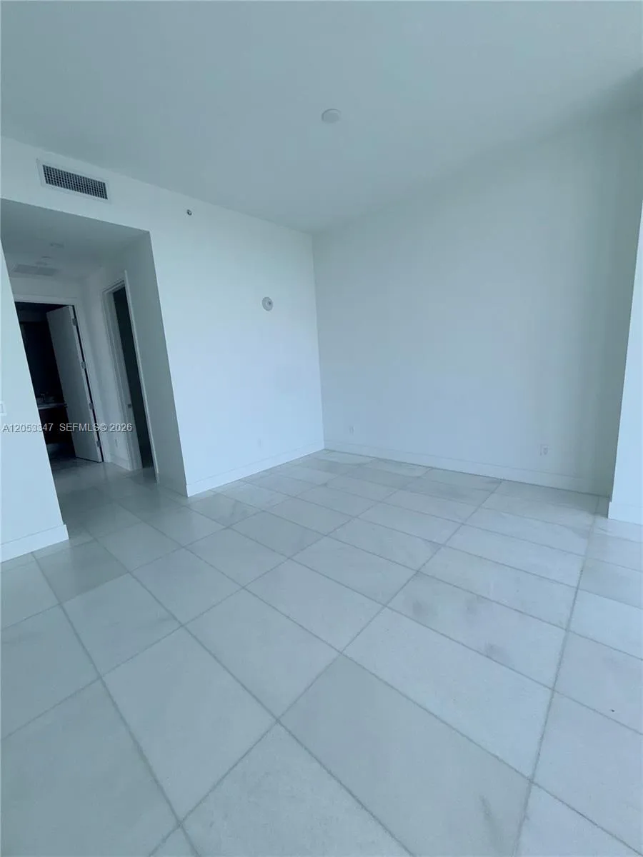 175 SE 25 ROAD #902 Miami, FL 33129
