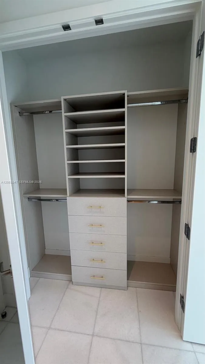 175 SE 25 ROAD #902 Miami, FL 33129