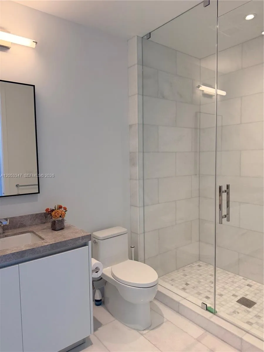 175 SE 25 ROAD #902 Miami, FL 33129