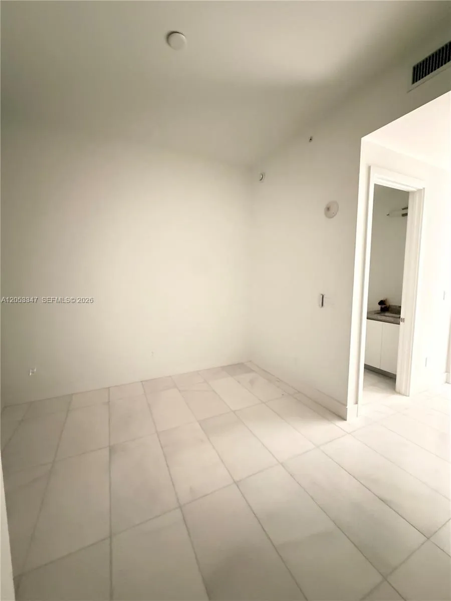 175 SE 25 ROAD #902 Miami, FL 33129