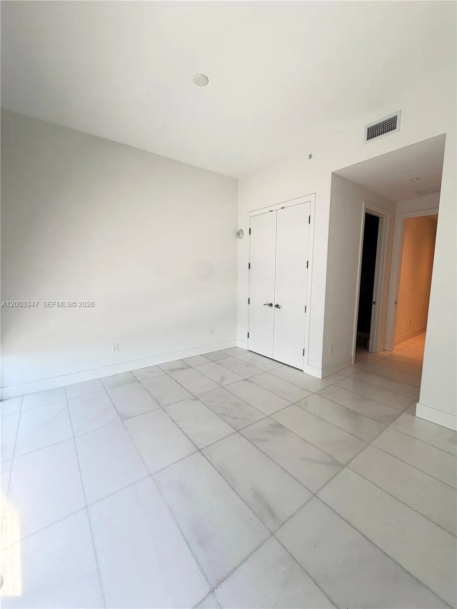 175 SE 25 ROAD #902 Miami, FL 33129