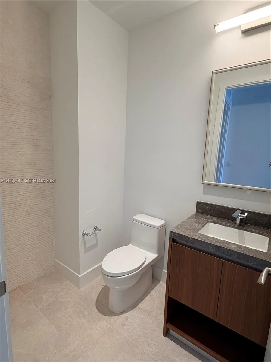 175 SE 25 ROAD #902 Miami, FL 33129