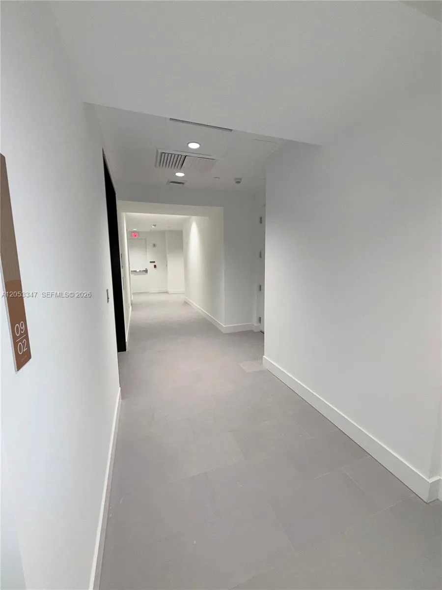 175 SE 25 ROAD #902 Miami, FL 33129