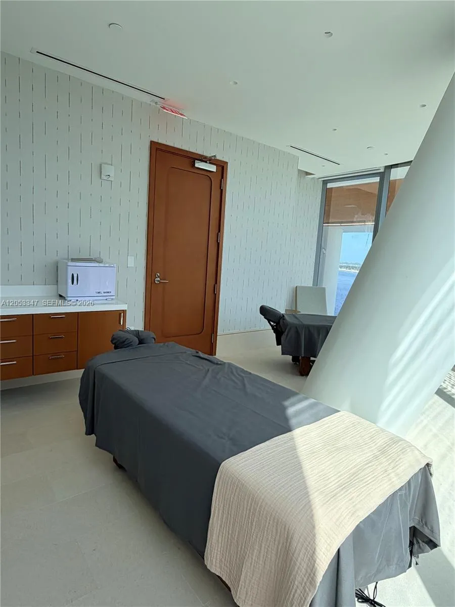 175 SE 25 ROAD #902 Miami, FL 33129