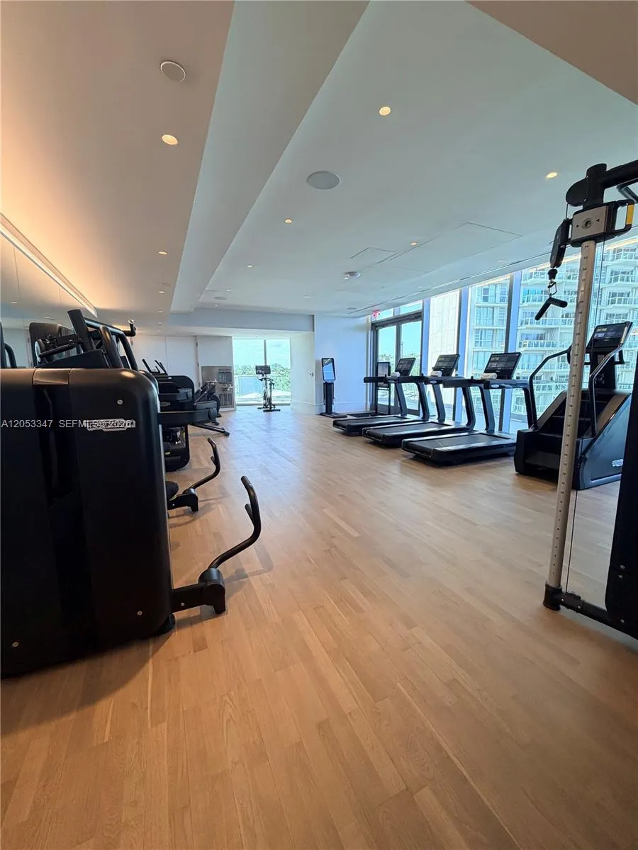175 SE 25 ROAD #902 Miami, FL 33129