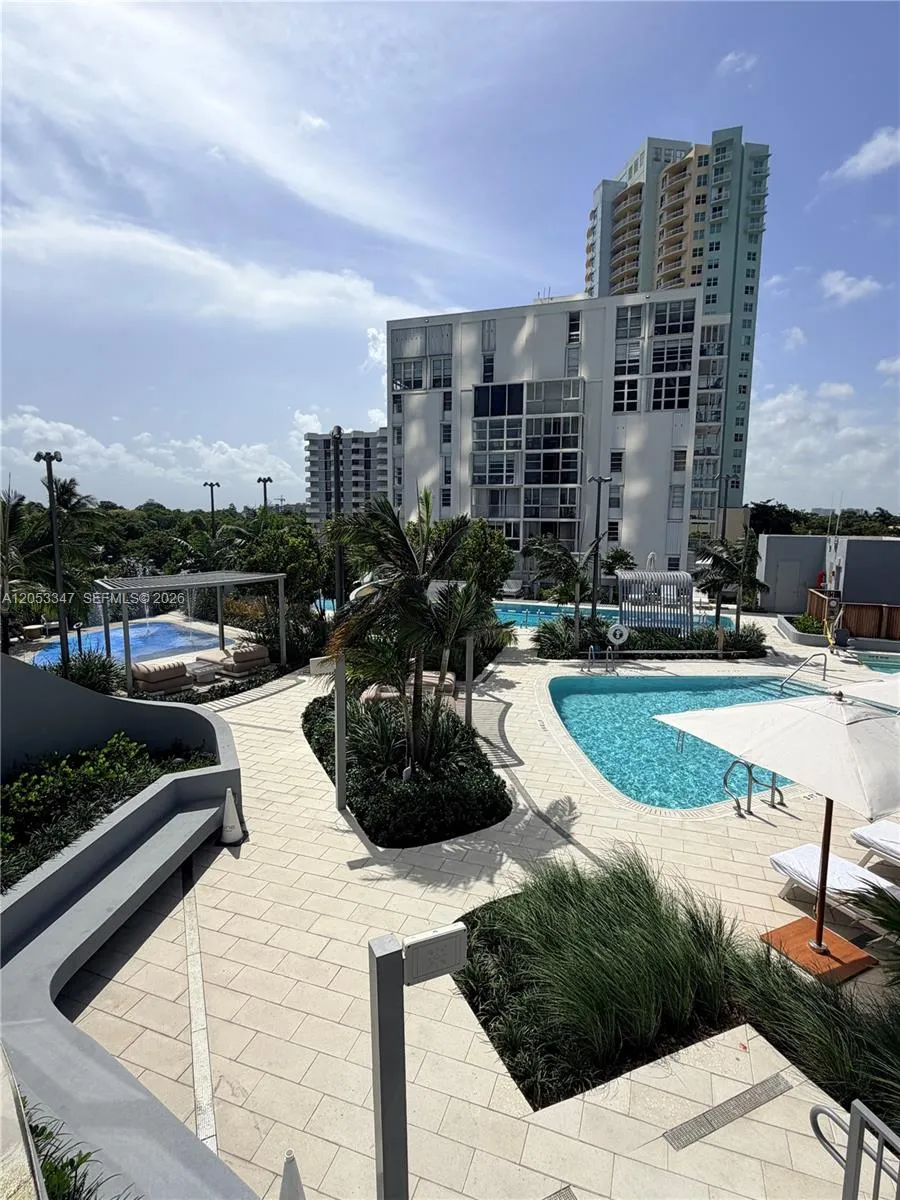 175 SE 25 ROAD #902 Miami, FL 33129