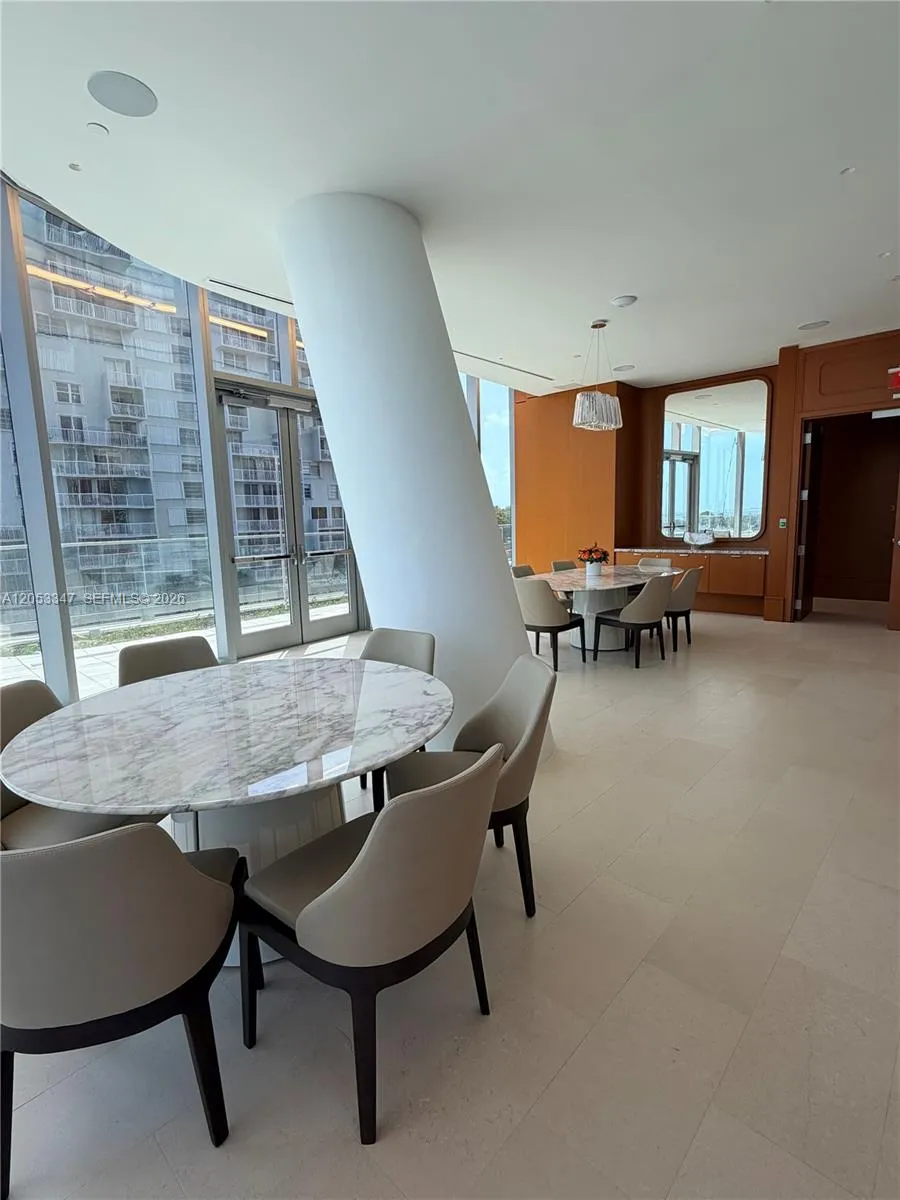 175 SE 25 ROAD #902 Miami, FL 33129