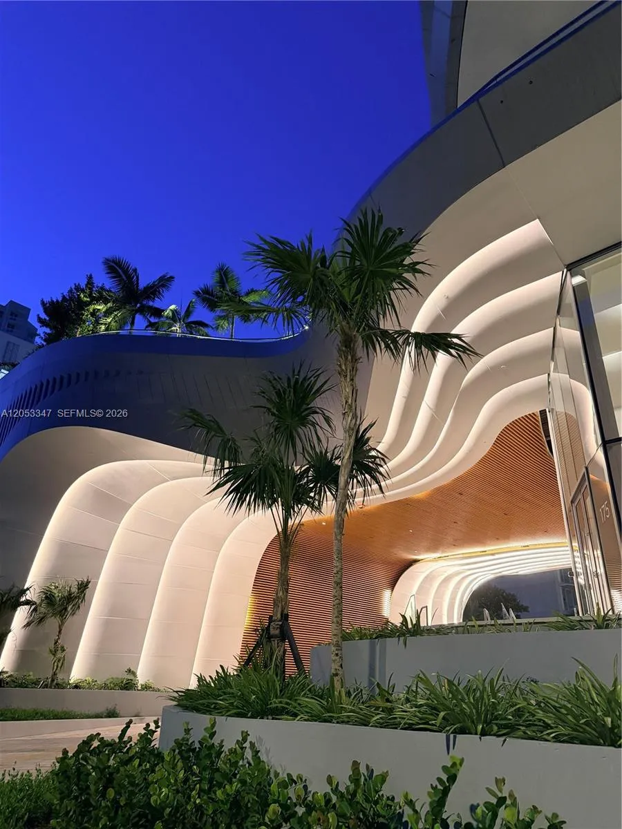 175 SE 25 ROAD #902 Miami, FL 33129