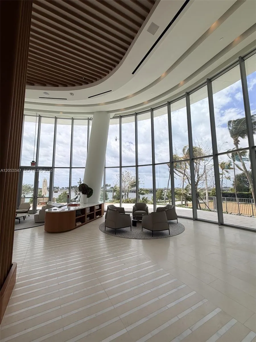 175 SE 25 ROAD #902 Miami, FL 33129