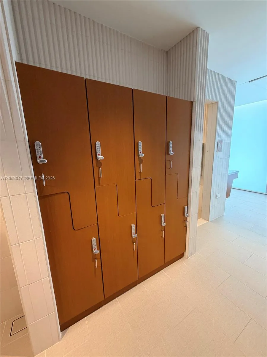 175 SE 25 ROAD #902 Miami, FL 33129