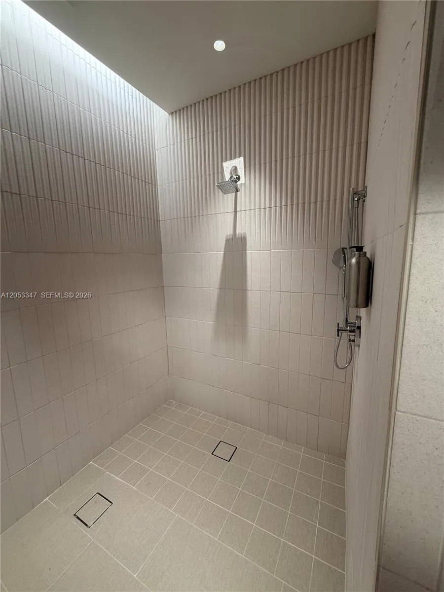 175 SE 25 ROAD #902 Miami, FL 33129