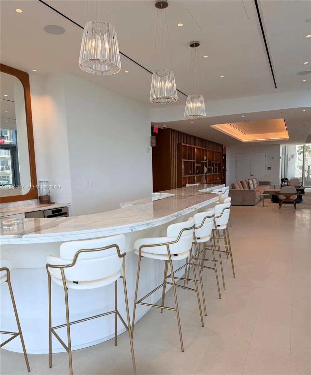175 SE 25 ROAD #902 Miami, FL 33129