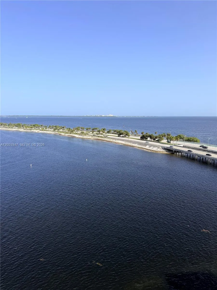175 SE 25 ROAD #902 Miami, FL 33129