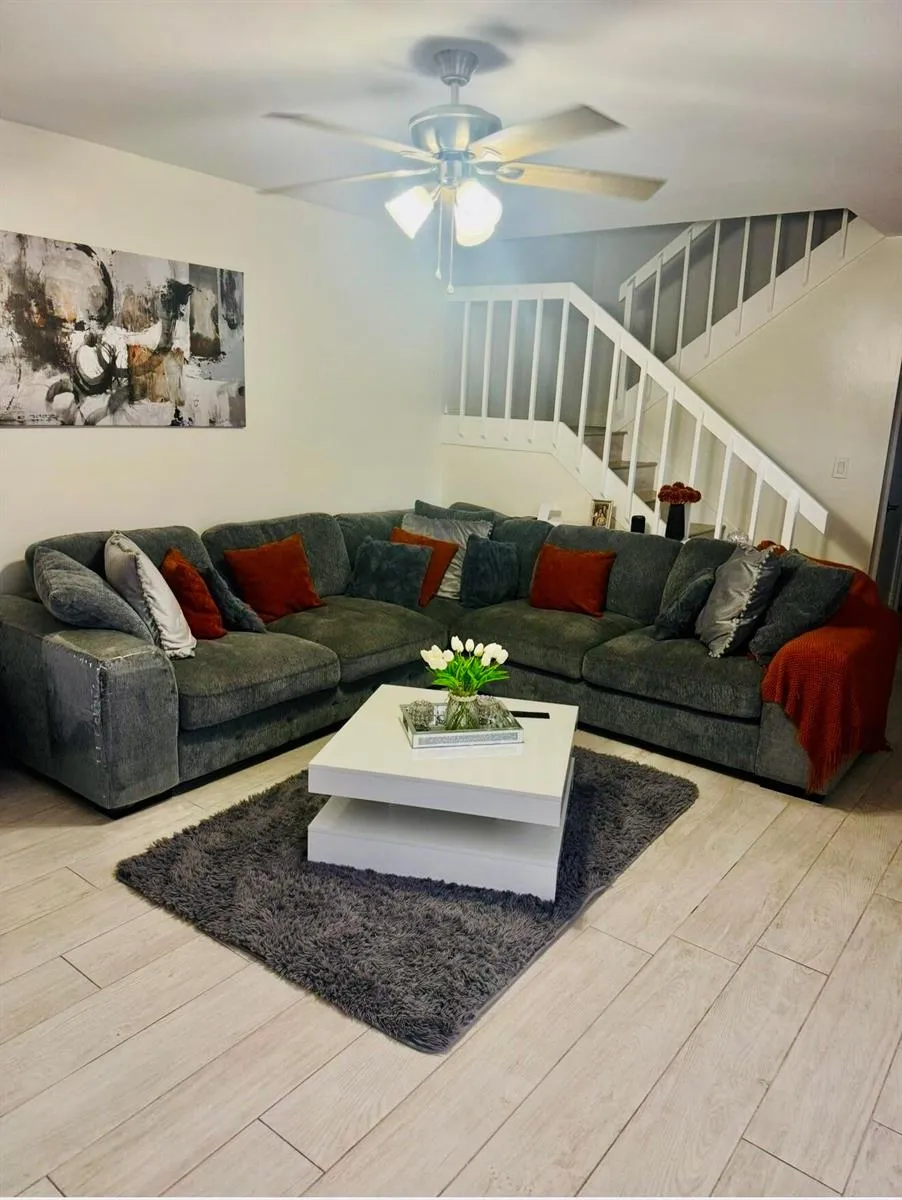 922 Springdale Circle Palm Springs, FL 33461