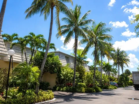 224 Sea View Dr #104