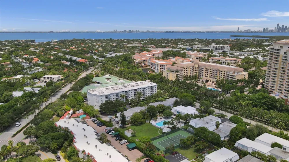 224 Sea View Dr #104 Key Biscayne, FL 33149