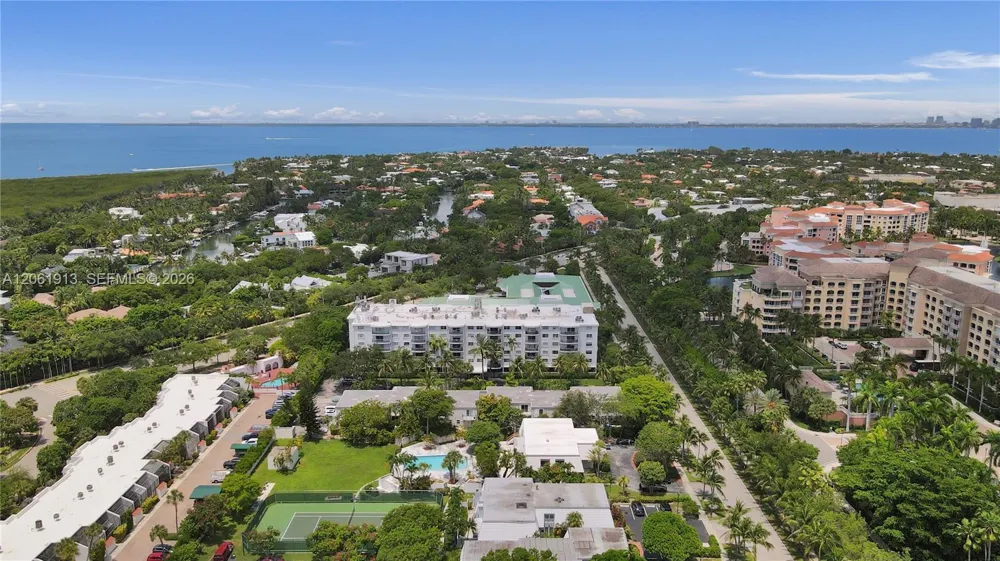 224 Sea View Dr #104 Key Biscayne, FL 33149