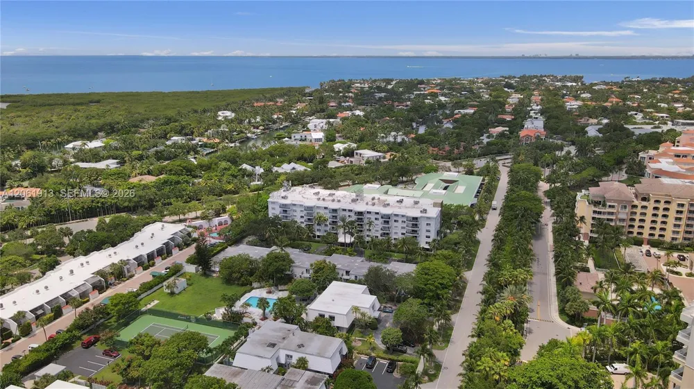 224 Sea View Dr #104 Key Biscayne, FL 33149