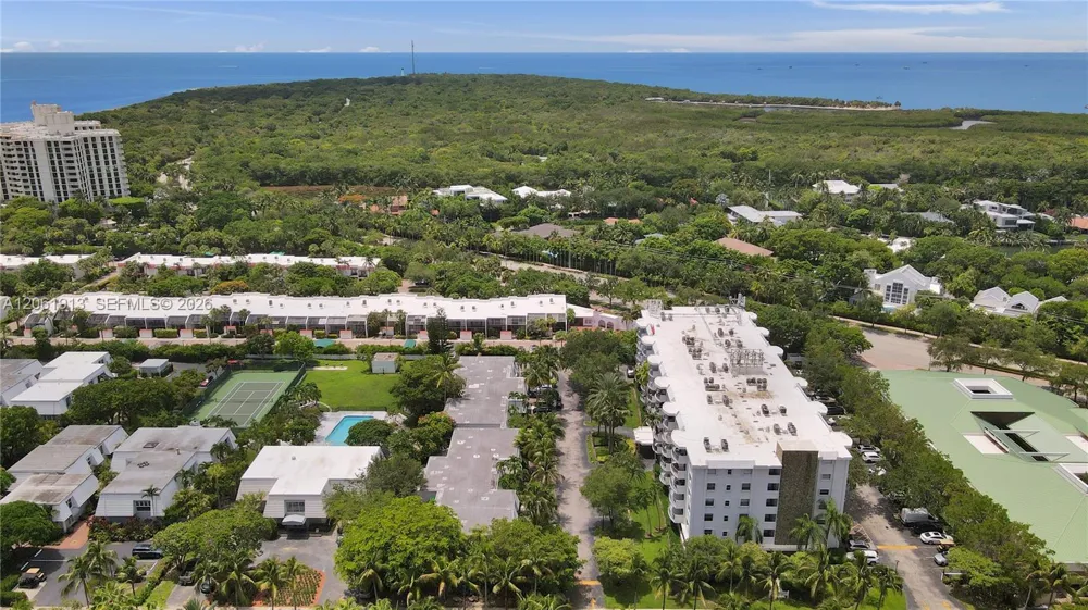 224 Sea View Dr #104 Key Biscayne, FL 33149