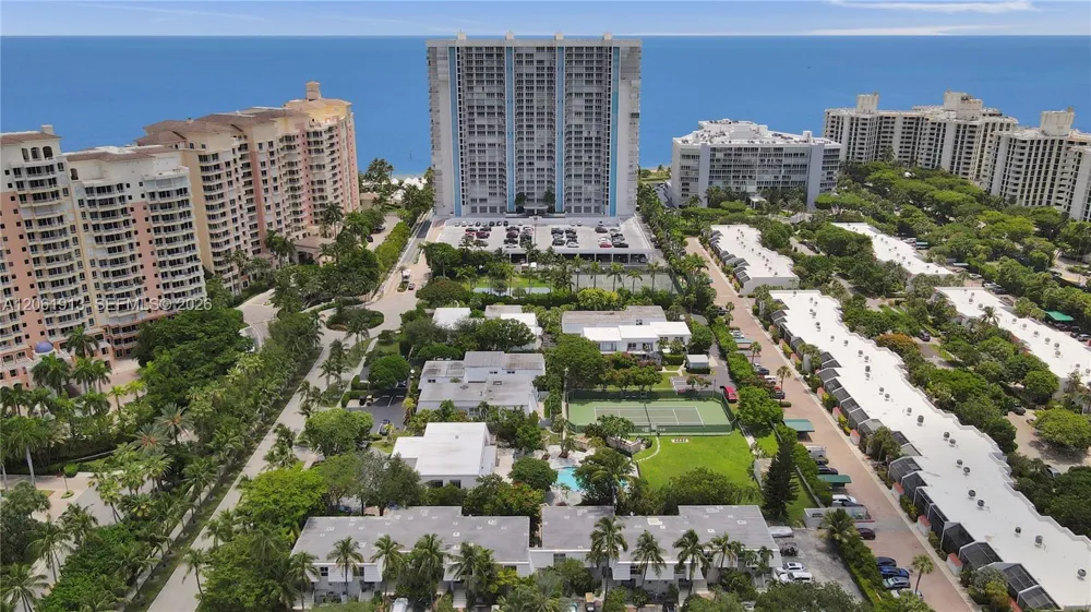 224 Sea View Dr #104 Key Biscayne, FL 33149