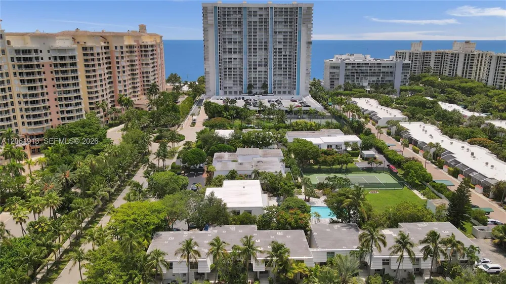 224 Sea View Dr #104 Key Biscayne, FL 33149