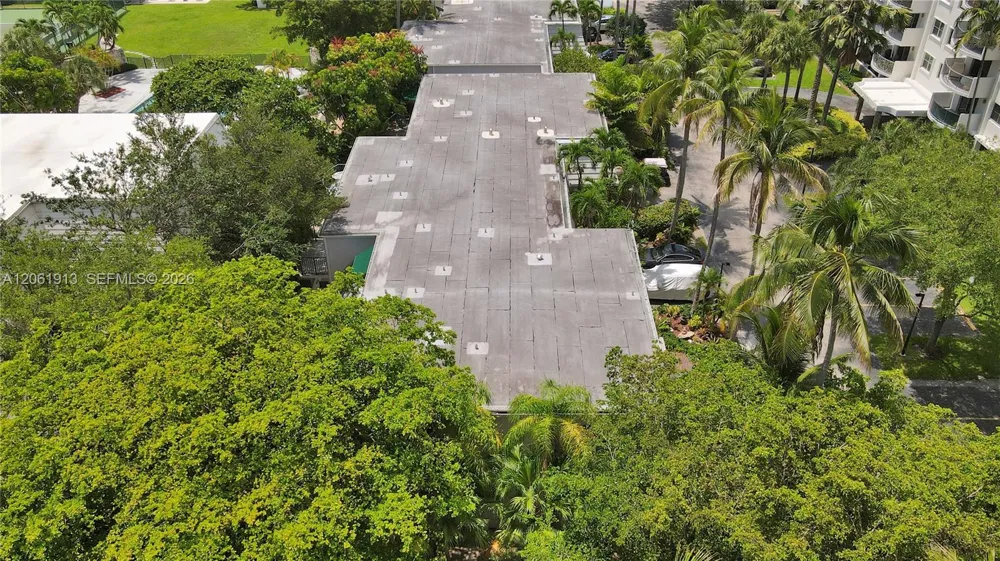 224 Sea View Dr #104 Key Biscayne, FL 33149