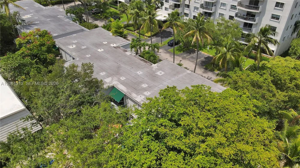 224 Sea View Dr #104 Key Biscayne, FL 33149