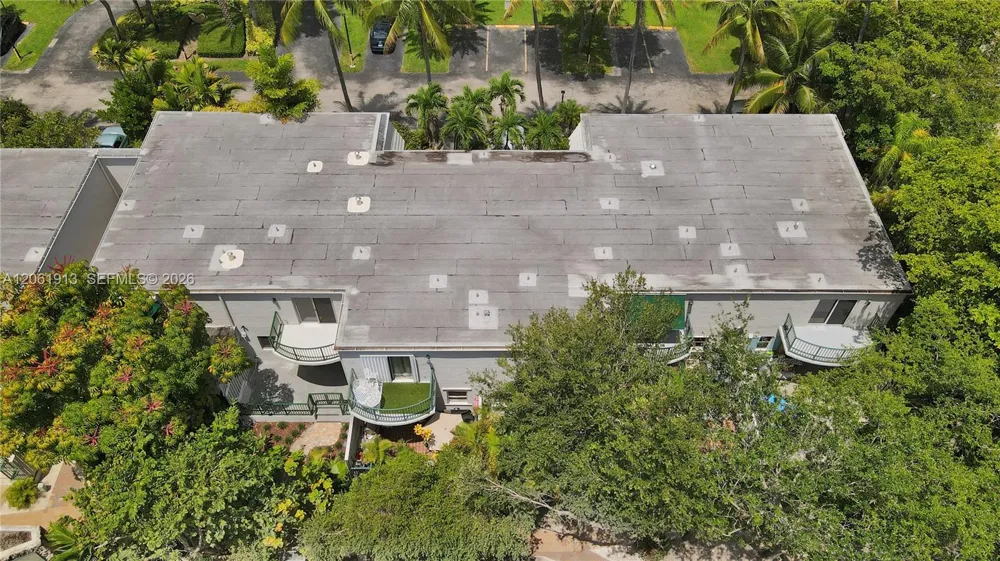 224 Sea View Dr #104 Key Biscayne, FL 33149