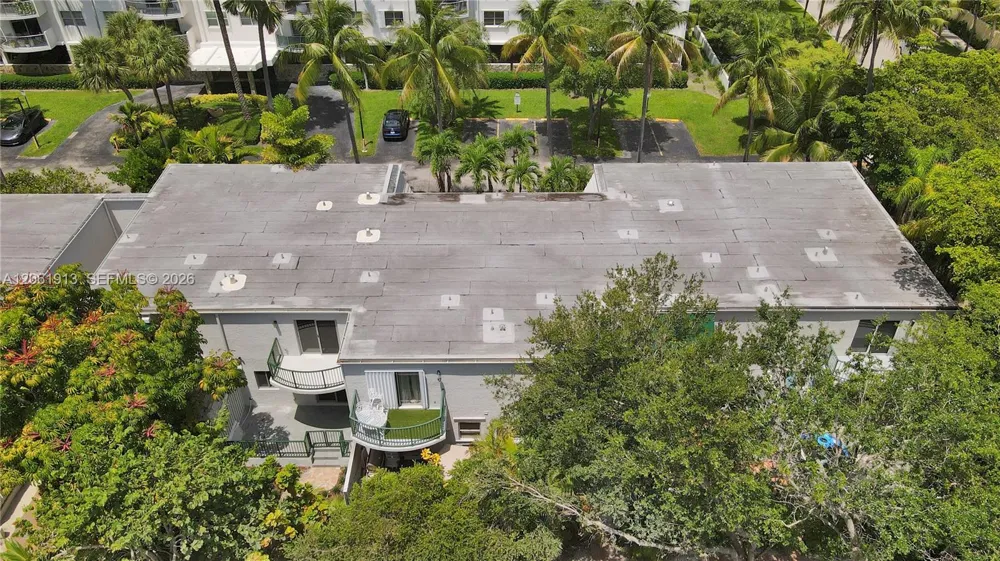 224 Sea View Dr #104 Key Biscayne, FL 33149