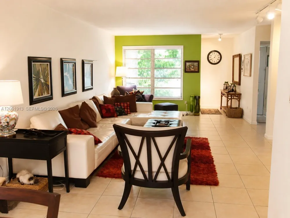 224 Sea View Dr #104 Key Biscayne, FL 33149