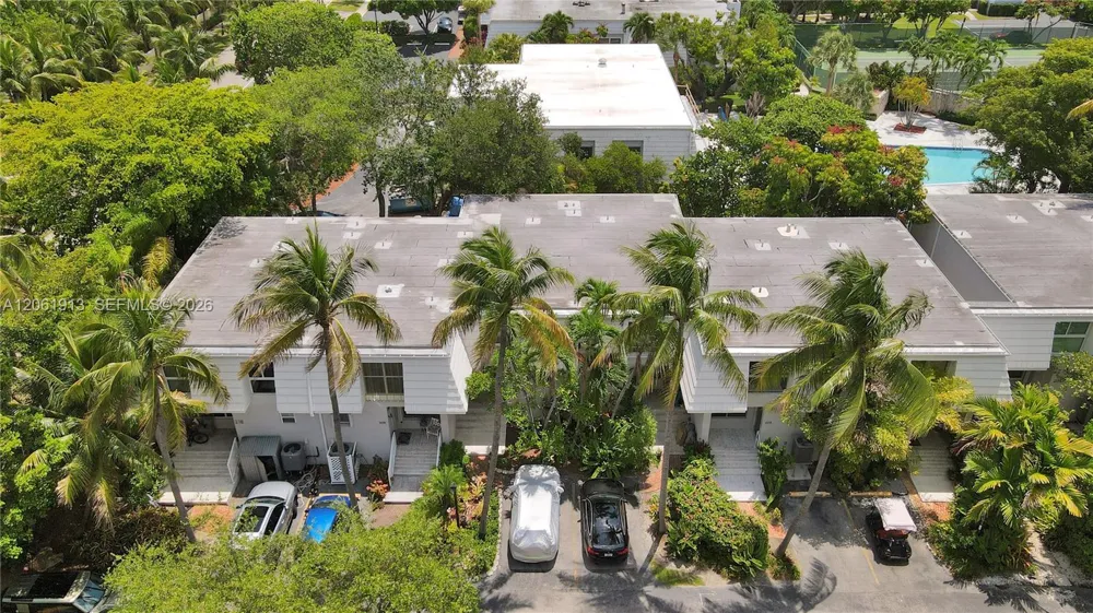 224 Sea View Dr #104 Key Biscayne, FL 33149