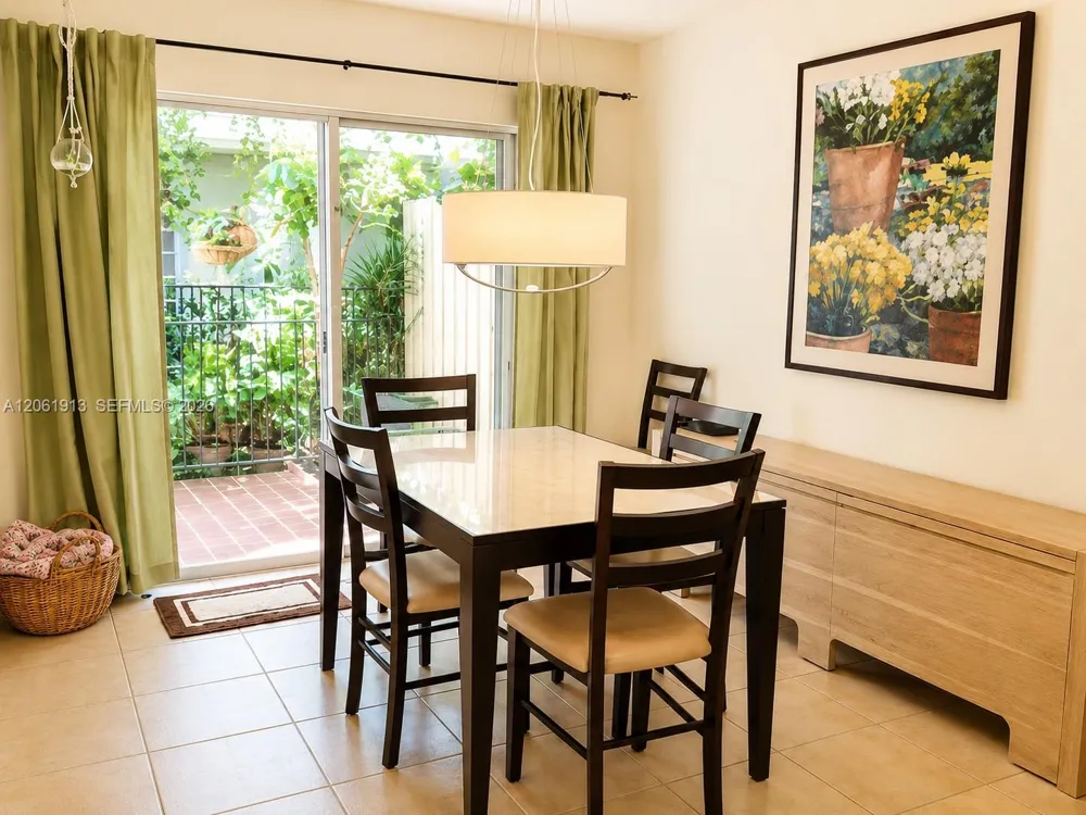 224 Sea View Dr #104 Key Biscayne, FL 33149