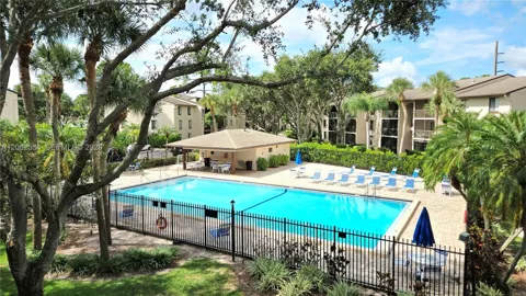 202 Foxtail Dr #G2
