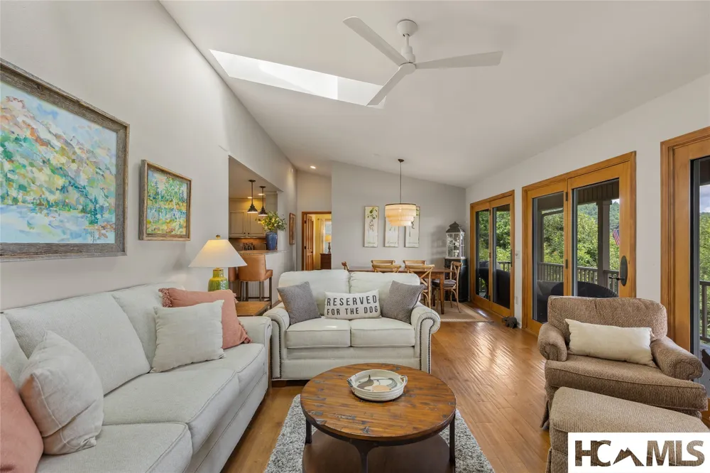 129 Wisteria Way Glenville, NC 28736