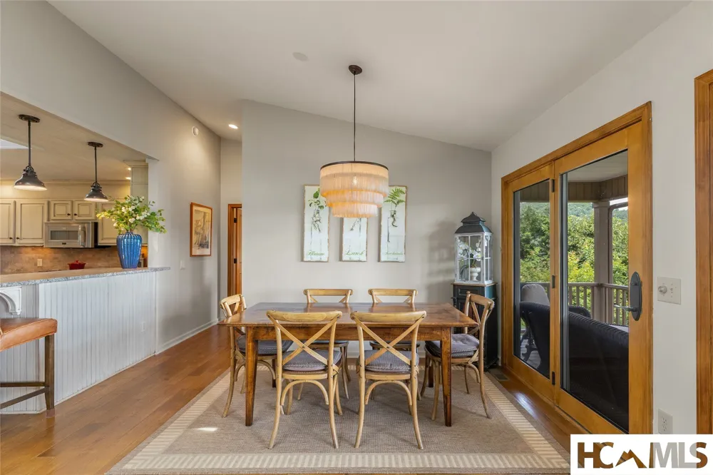 129 Wisteria Way Glenville, NC 28736
