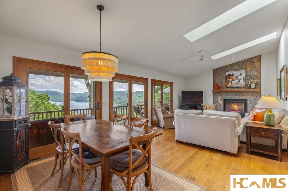 129 Wisteria Way Glenville, NC 28736