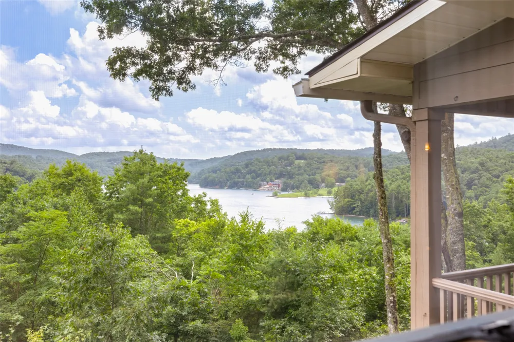 129 Wisteria Way Glenville, NC 28736