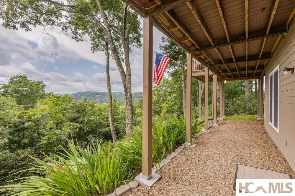 129 Wisteria Way Glenville, NC 28736