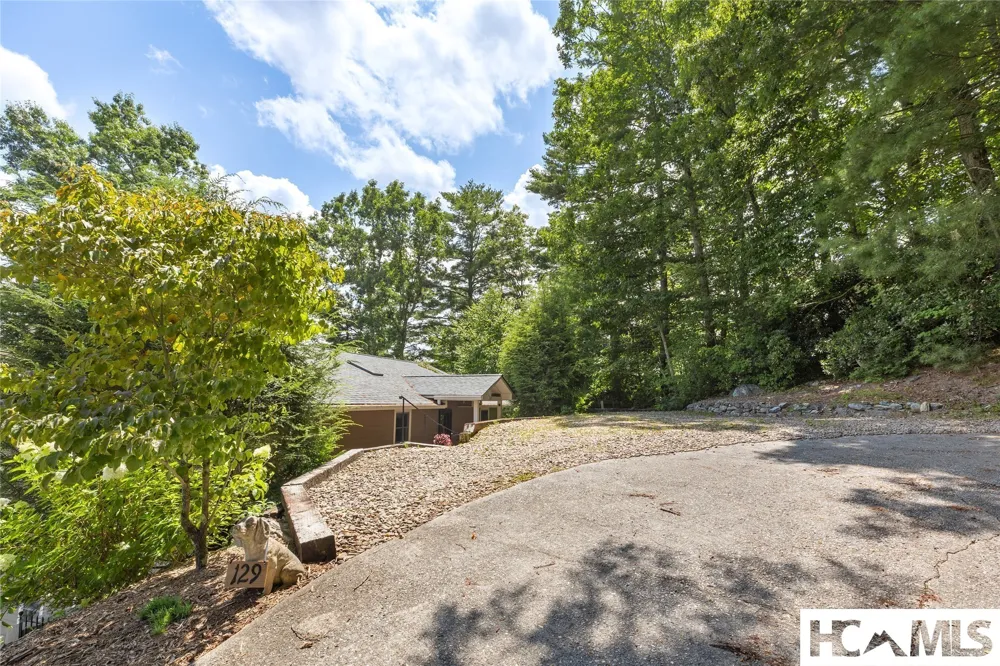 129 Wisteria Way Glenville, NC 28736