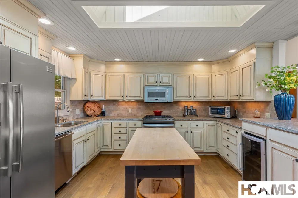 129 Wisteria Way Glenville, NC 28736
